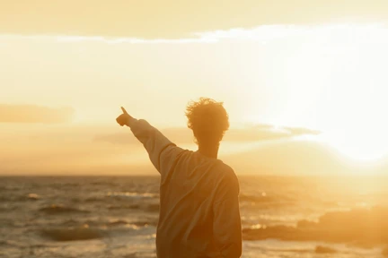 Man looking at the horizon